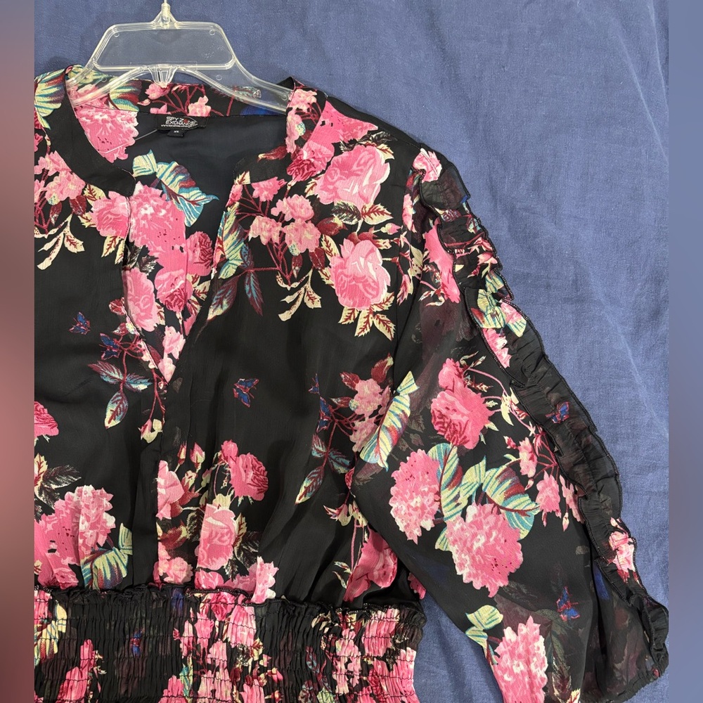 Floral Maxi Dress - Black and Pink, 3/4 length sleeves - Picture 4 of 8